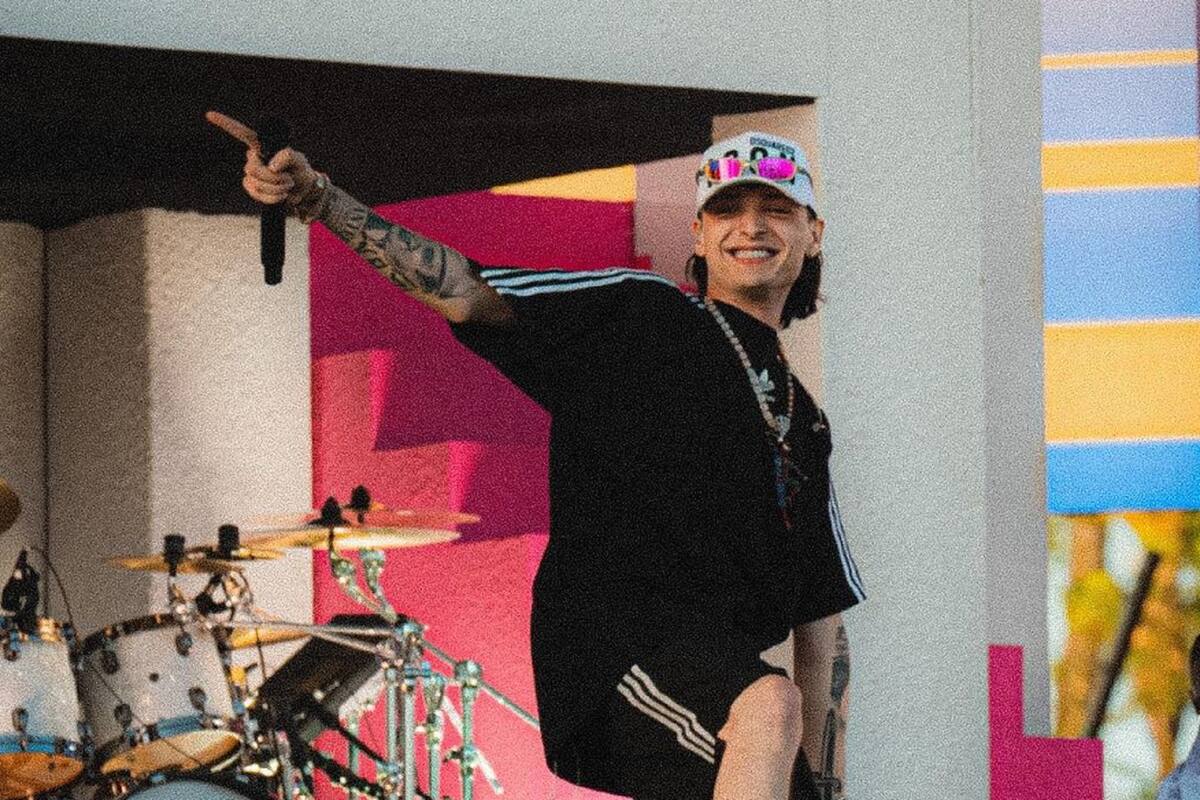 Peso Pluma quita a Miley Cyrus y a sus "Flowers" del lugar #1 en el TOP 50 Global de Spotify