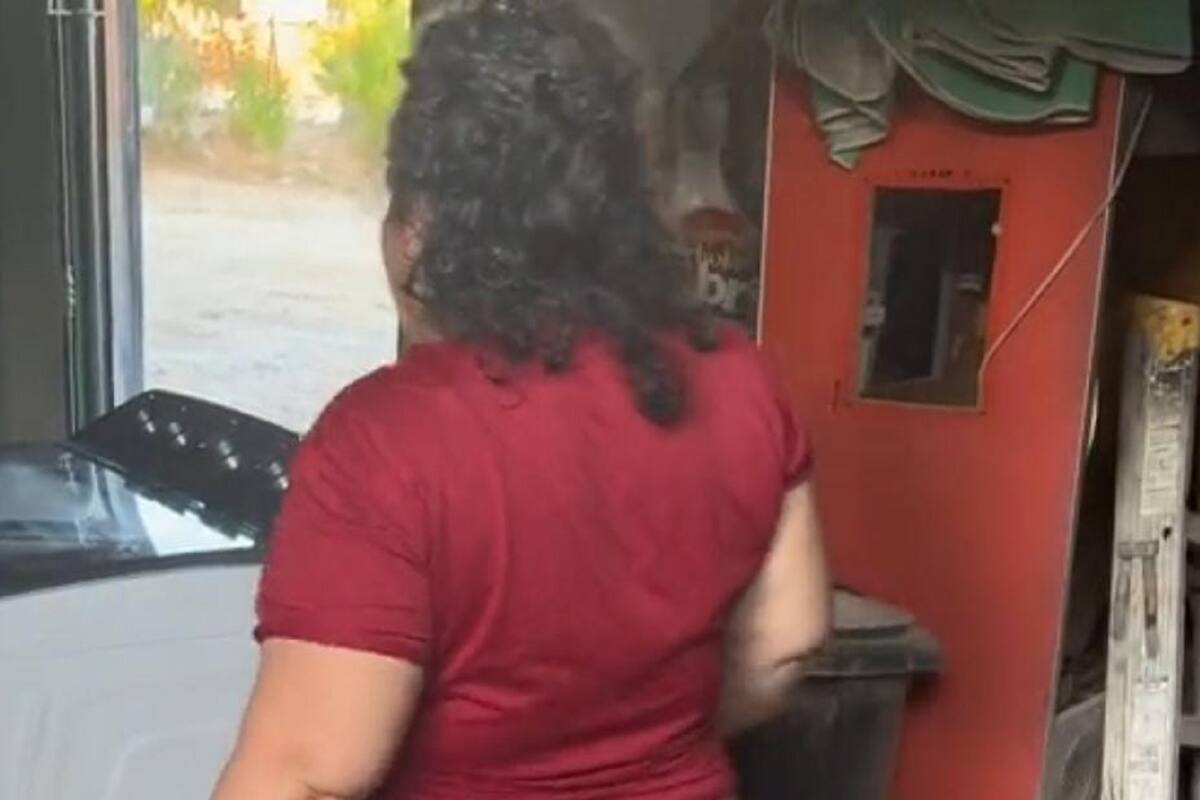 Señora se vuelve viral en TikTok por su reacción al regalo de su hijo: “Te dije que de estas no”