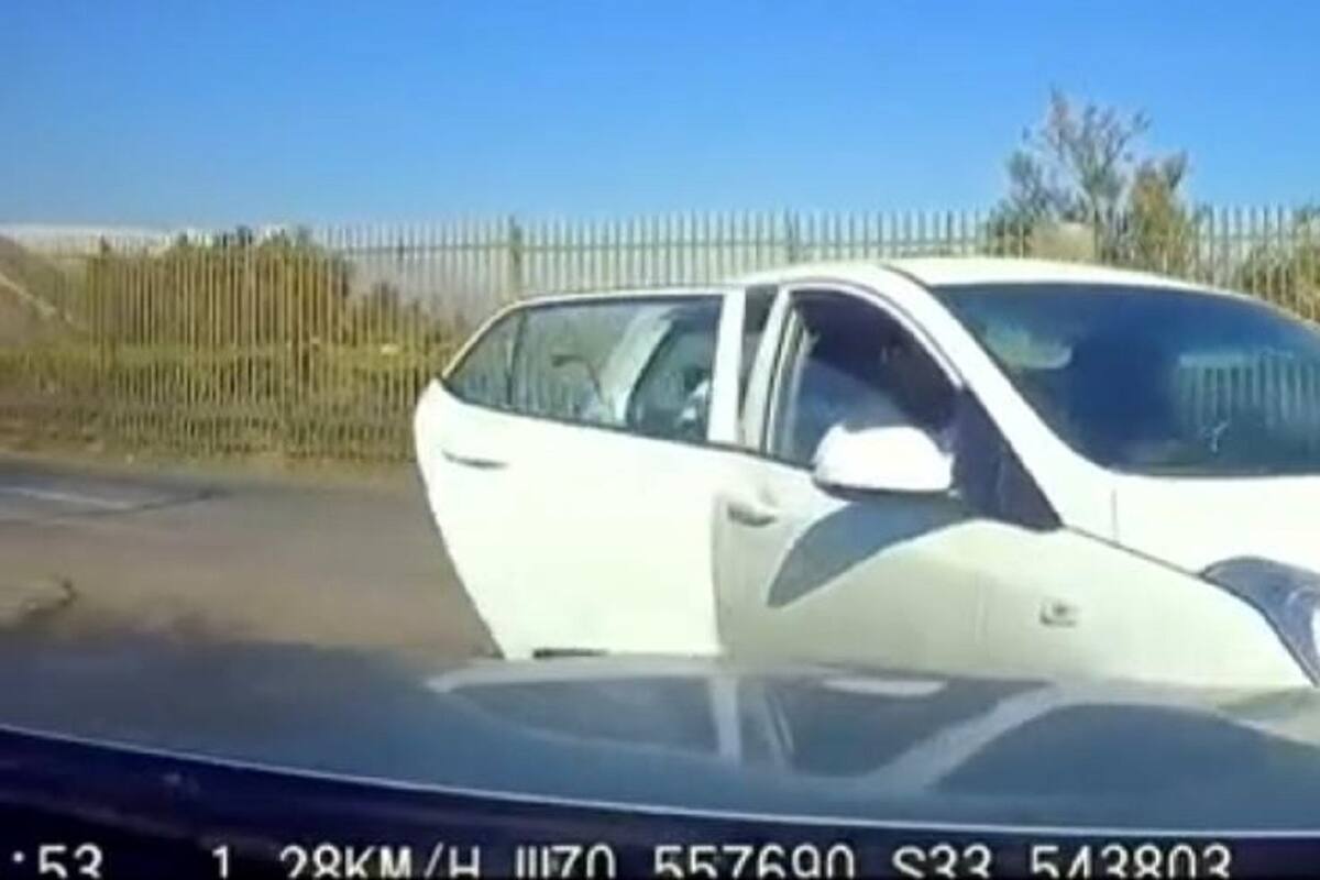 VIDEO VIRAL: Así reaccionó este conductor al darse cuenta de que lo iban a saltar