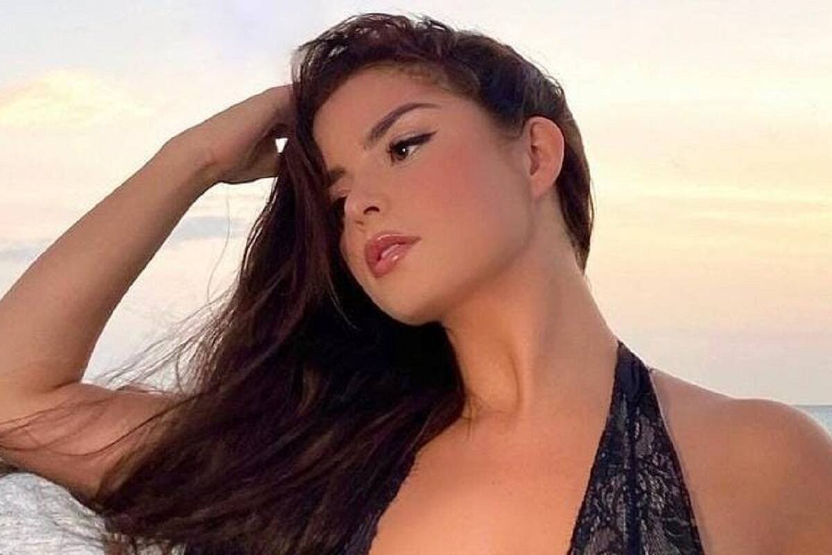 Demi Rose cubre sus enormes encantos con dos pequeños corazones