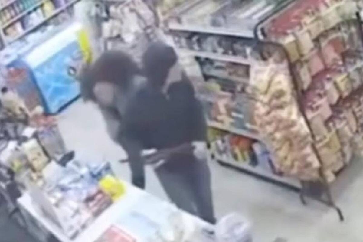 VIDEO VIRAL: Ladrones evitan un robo a mano armada