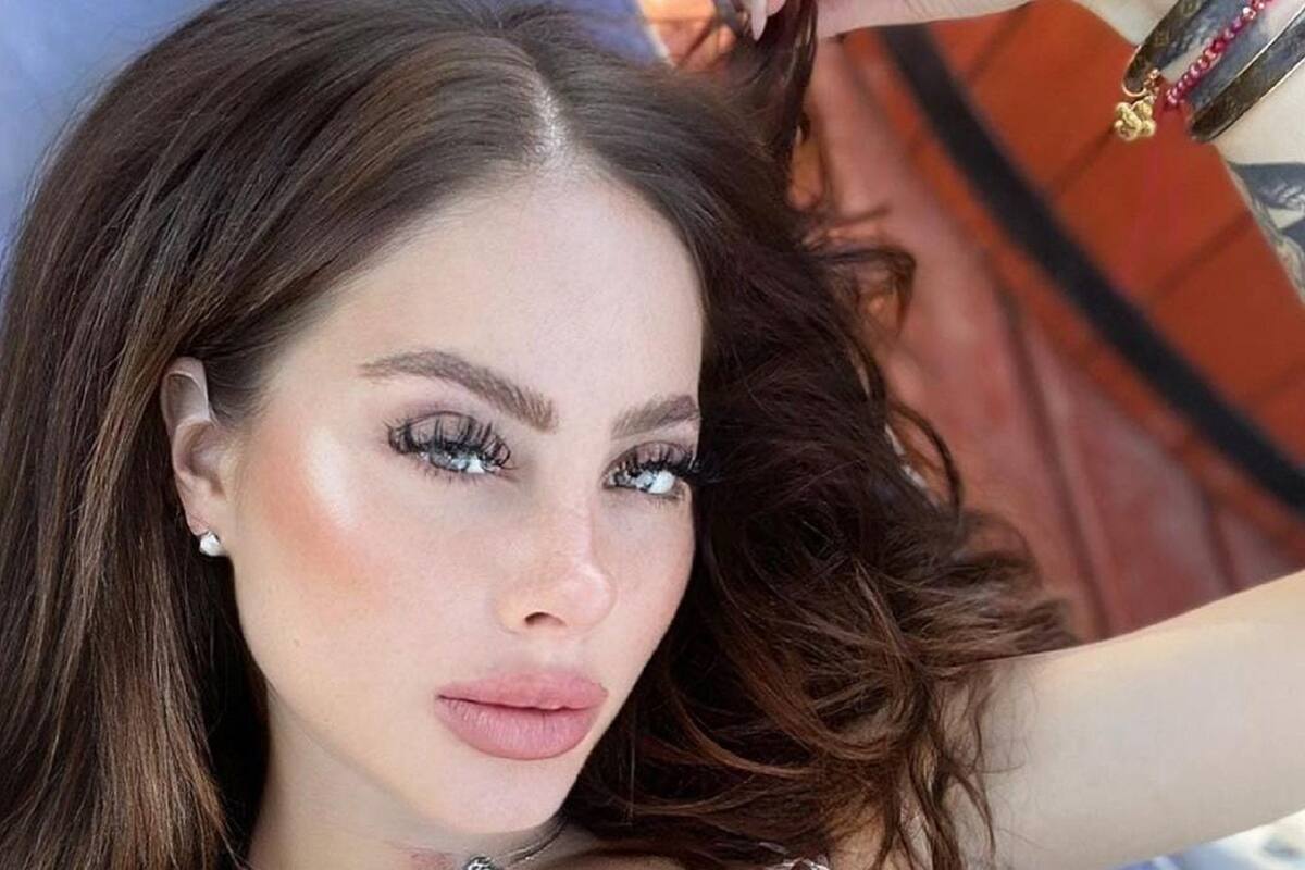 Ignacia Michelson se convierte en una sensual angelita roja por Halloween