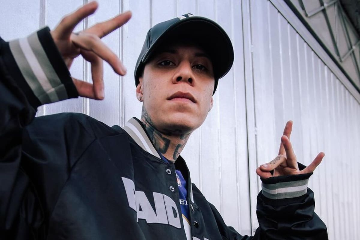 Santa Fe Klan reaparece en redes tras fingir arresto y anuncia colaboración con Peso Pluma y Duki