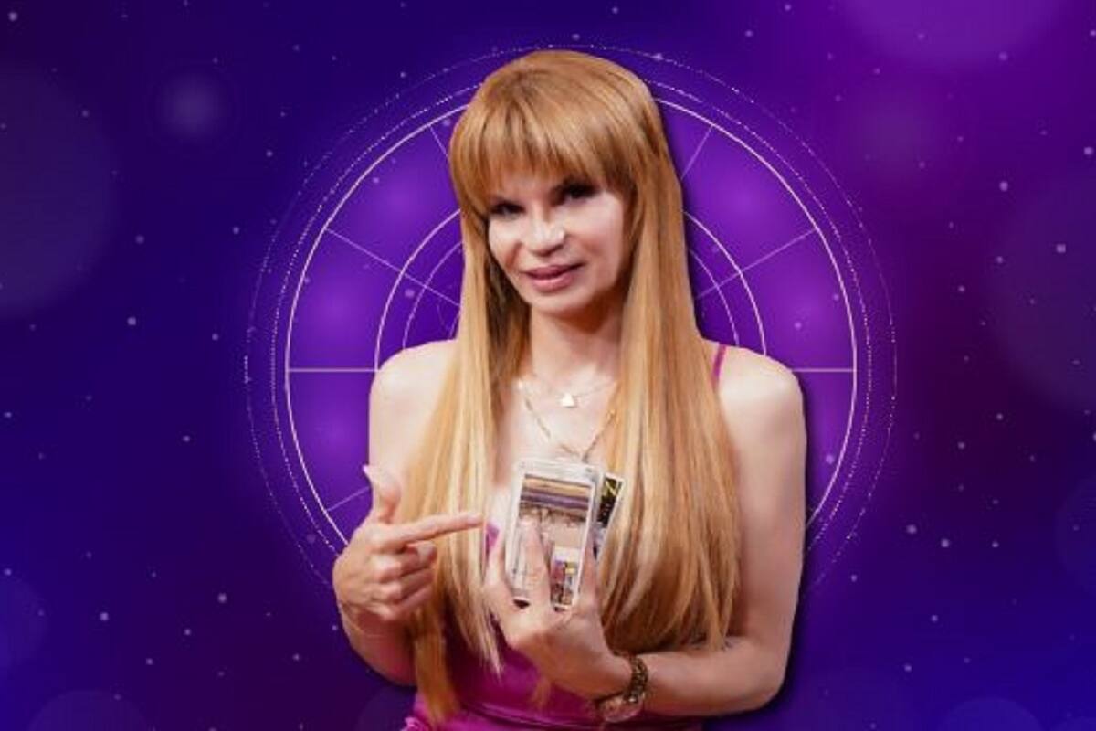 Mhoni Vidente augura mucho éxito en la carrera de Karely Ruiz, modelo de OnlyFans