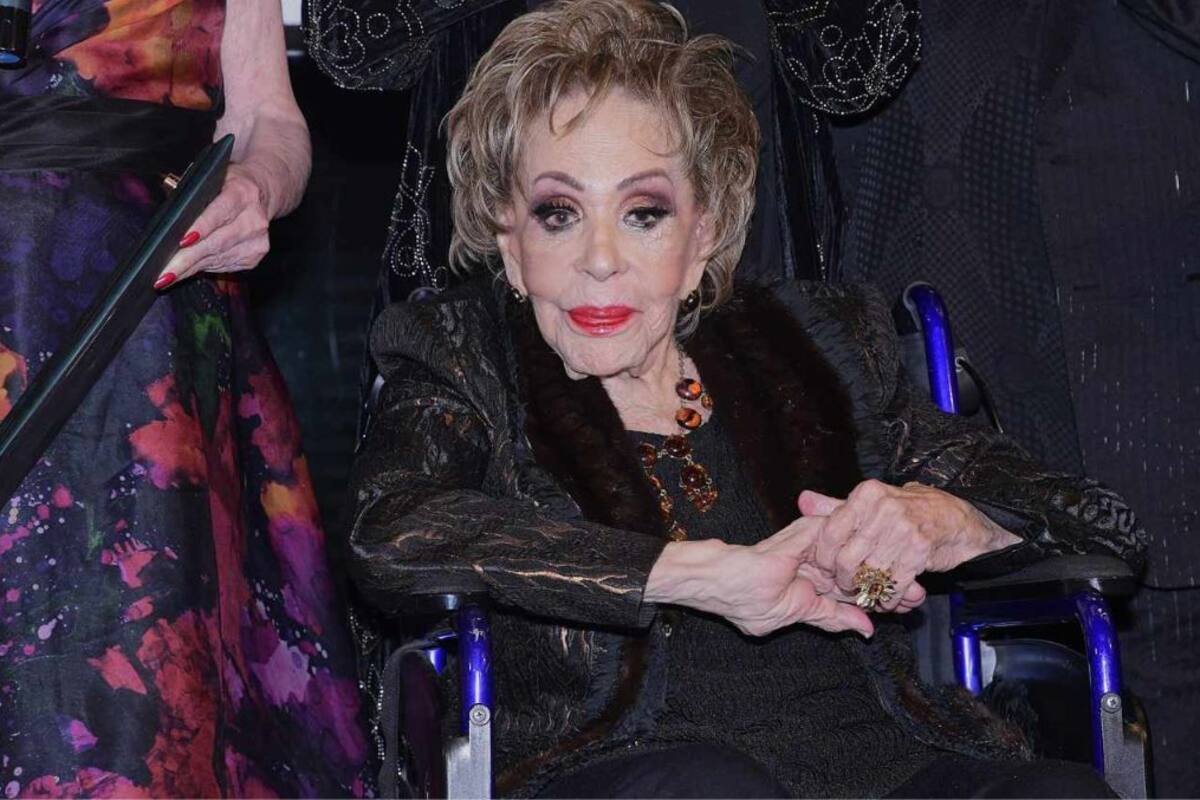 Silvia Pinal recibe un emotivo homenaje por sus 75 años de trayectoria