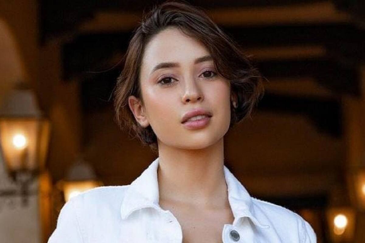 Verónica Perasso acapara las miradas de sus fans con su ropa interior de encaje roja