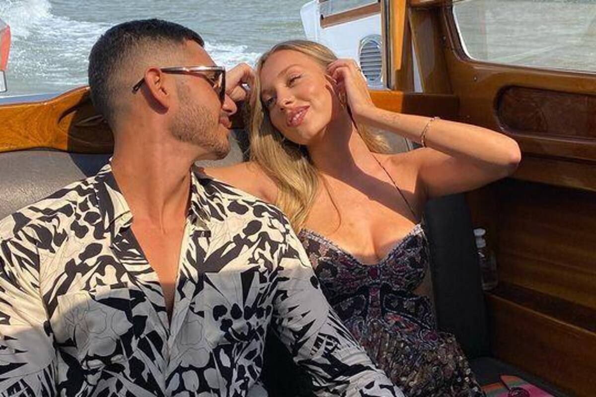 Amor, amor, amor... grita la felicitación de Alex Speitzer a Ester Expósito