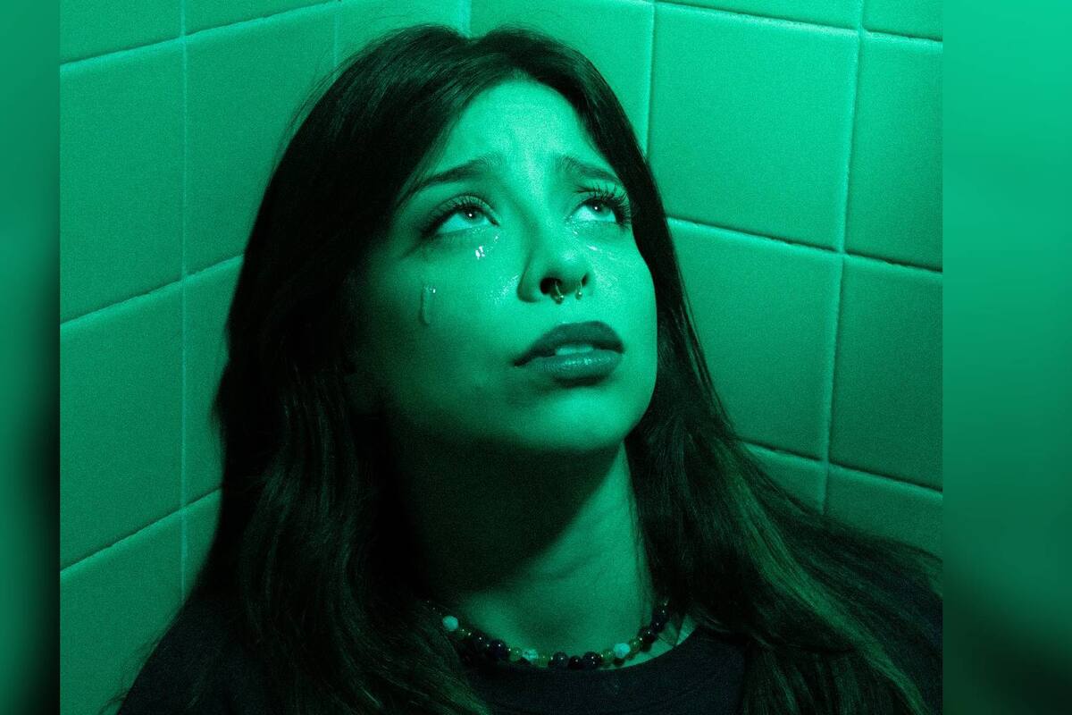 Francely Abreu de "La Academia", acaba de lanzar su primer EP, "2 0 0 1"