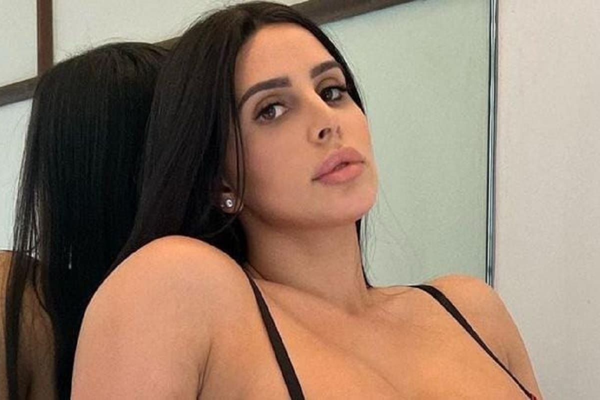 Lily Adrianne genera los suspiros de sus fans modelando su ropa interior de encaje