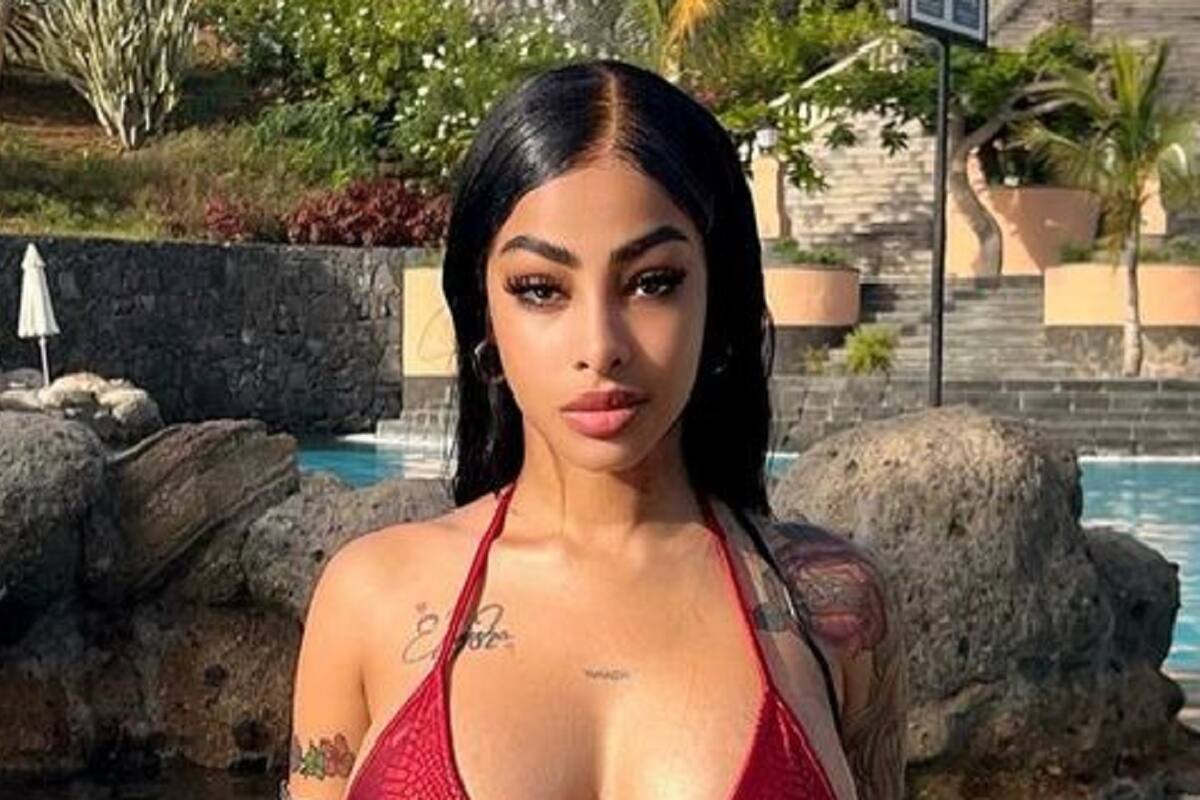 Yailin la más viral cautiva con diminuto traje de baño rojo