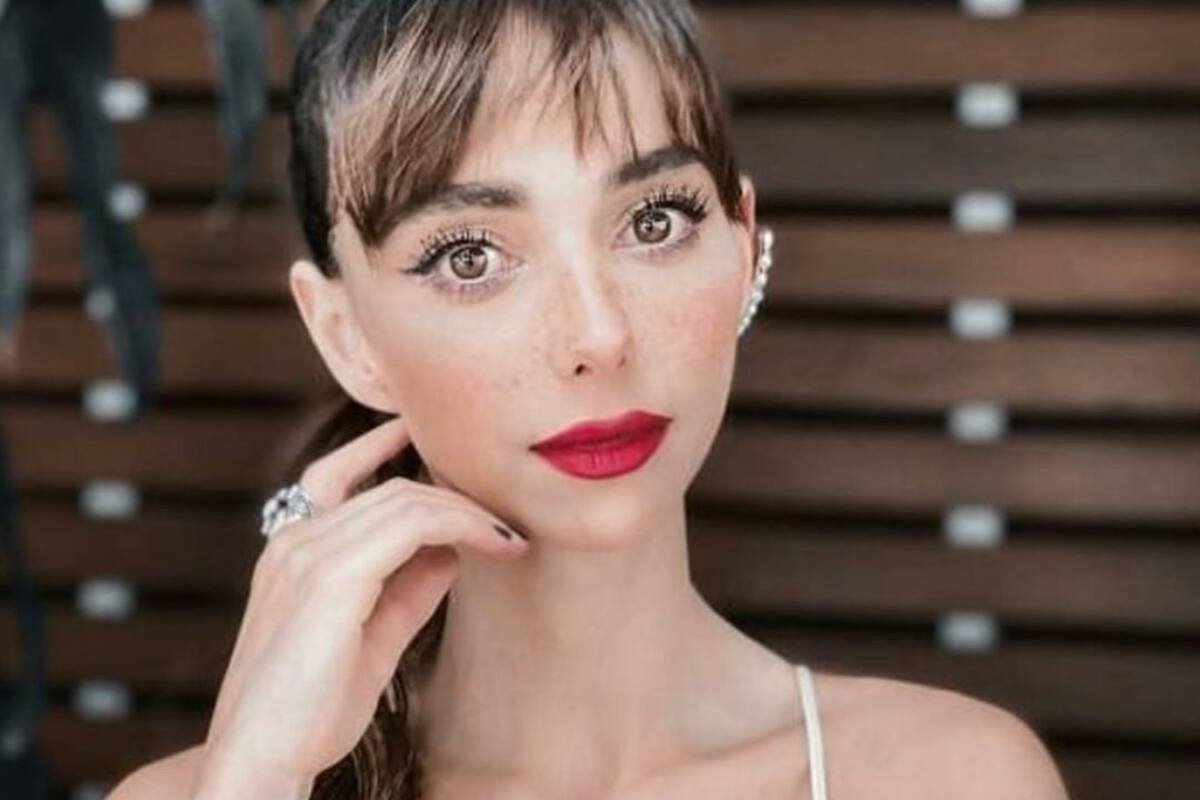 Natalia Téllez 'balconea' a uno de sus ex novios dice que ¡no se bañaba!