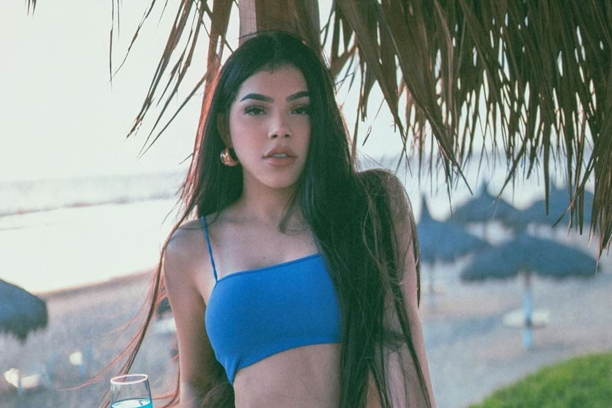 Kenia Os presume delicioso bronceado en bikini, mientras baila sensualmente