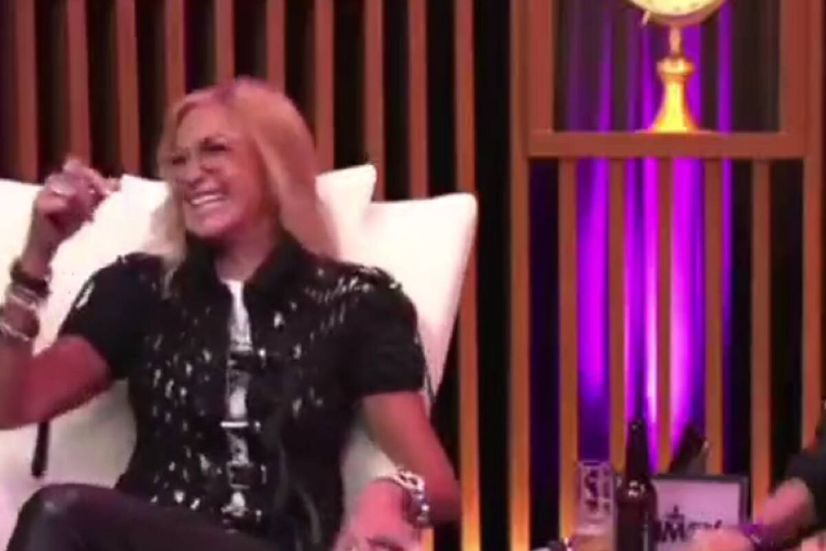 Álex Lora arremete contra el gobierno de México en entrevista con Adela Micha