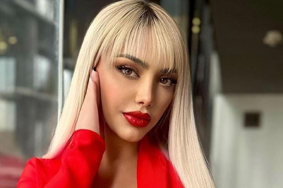 Jeni de la Vega luce su espectacular figura en bikini con música de Peso Pluma