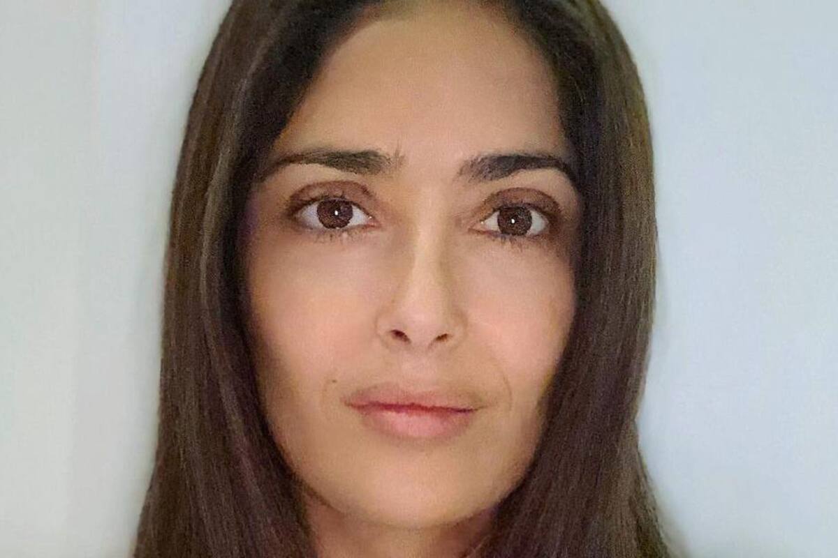 Salma Hayek presume cuerpazo en hamaca