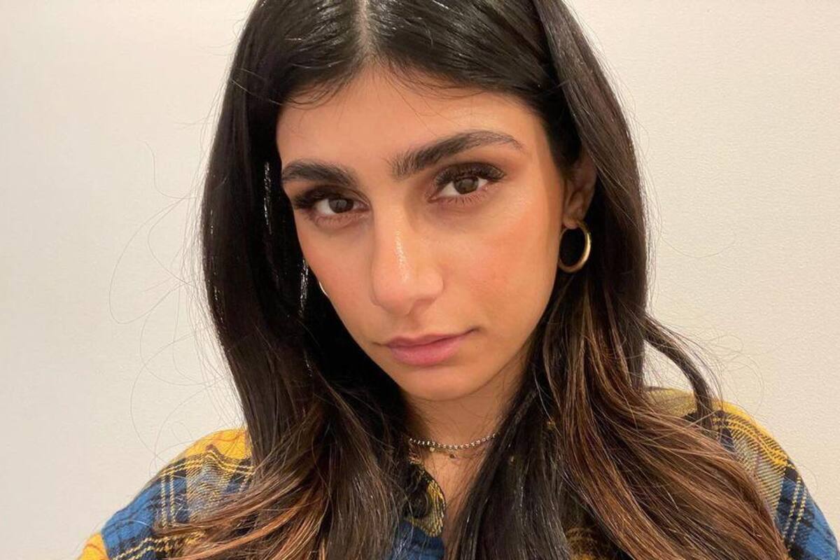 Mia Khalifa luce su larga cabellera