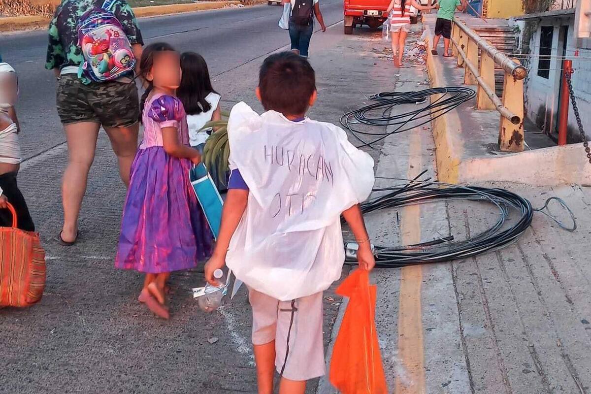 Niño se disfraza del huracán Otis y se vuelve viral en redes sociales
