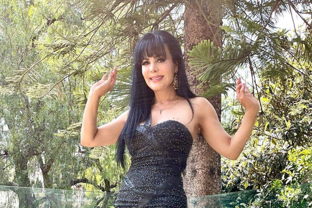 Maribel Guardia presume sus torneadas piernas