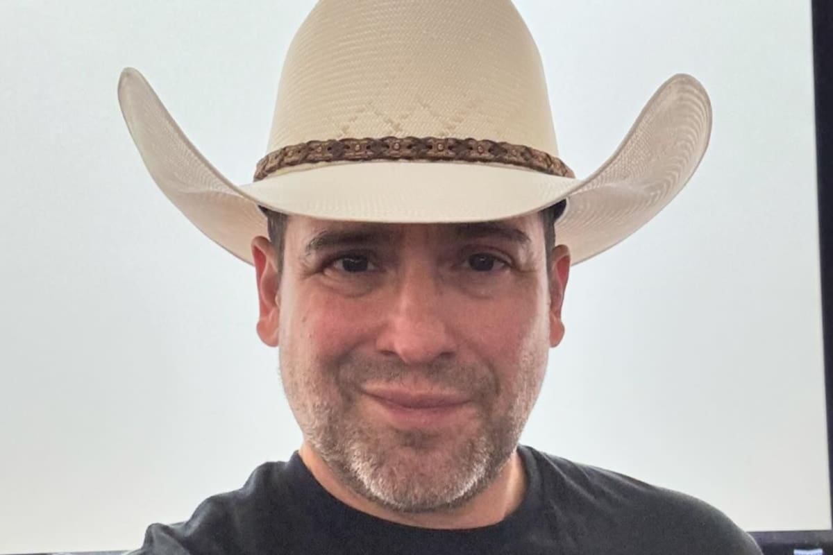 Bobby Pulido ofrece recompensa por encontrar a quien comenzó el rumor del supuesto romance con Javier Alatorre