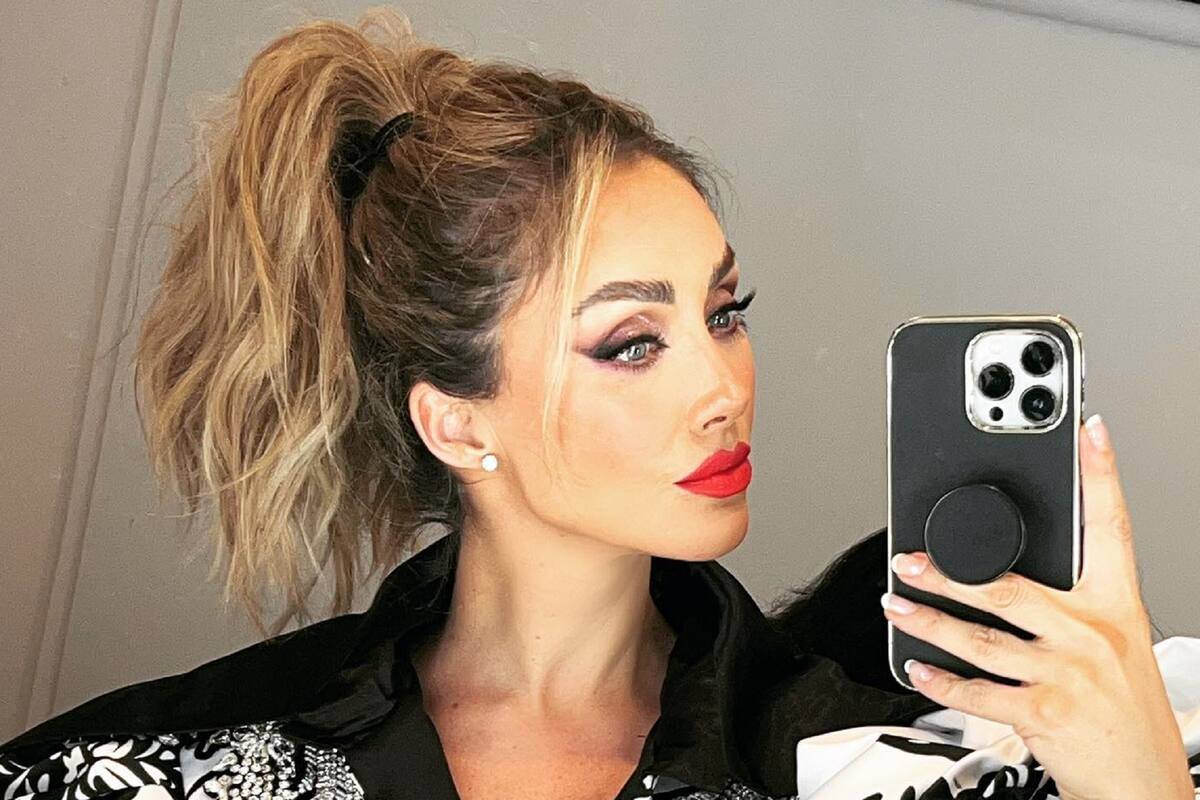 Anahí confirma que regresa a la música de la mano de Juan Gabriel