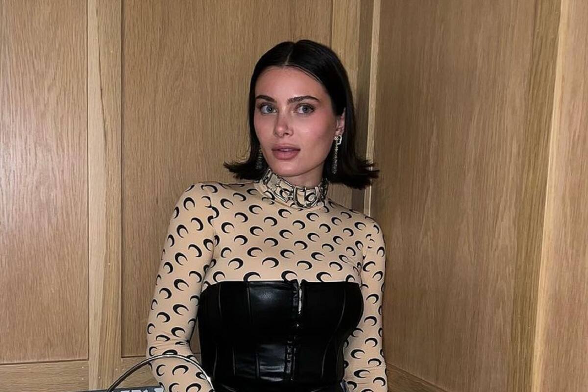 Lana Rhoades se encuera de nuevo para promocionar ropa interior y la critican