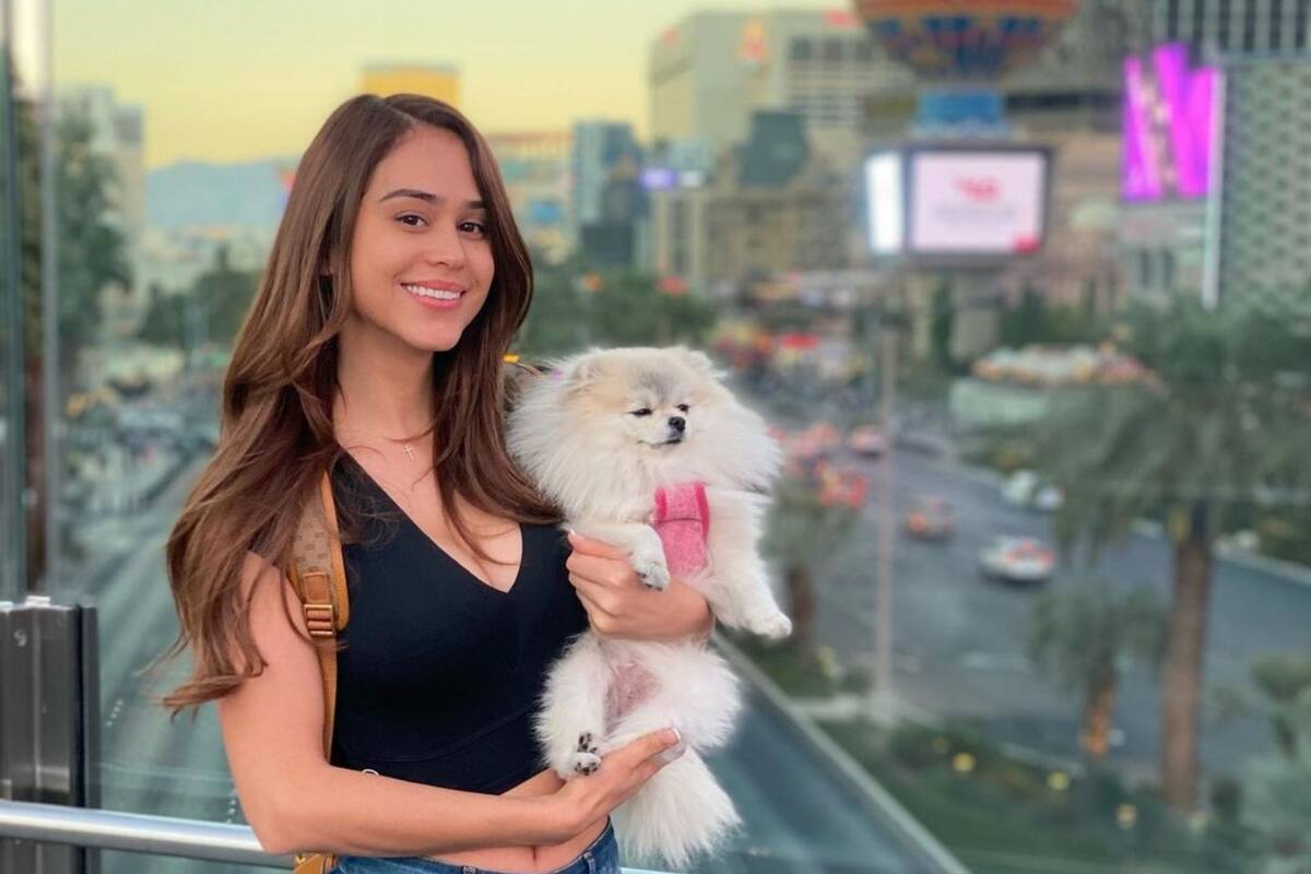 Yanet García hipnotiza a sus fans con outfit negro