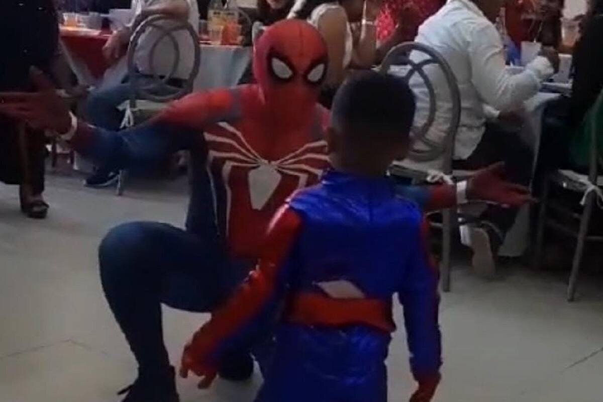 Niño se vuelve viral en TikTok por su reacción al ver a Spider-Man