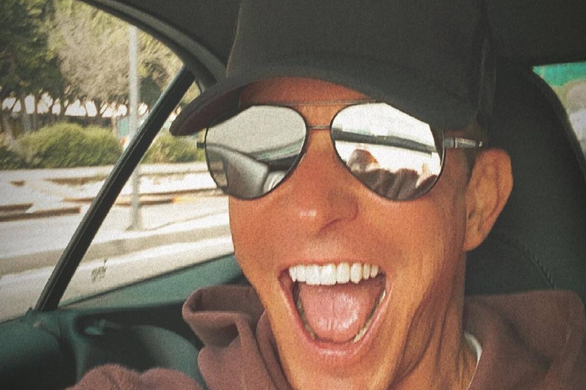 Sin Andrea Legarreta, captan a Erik Rubín bailando junto a una rubia muy guapa