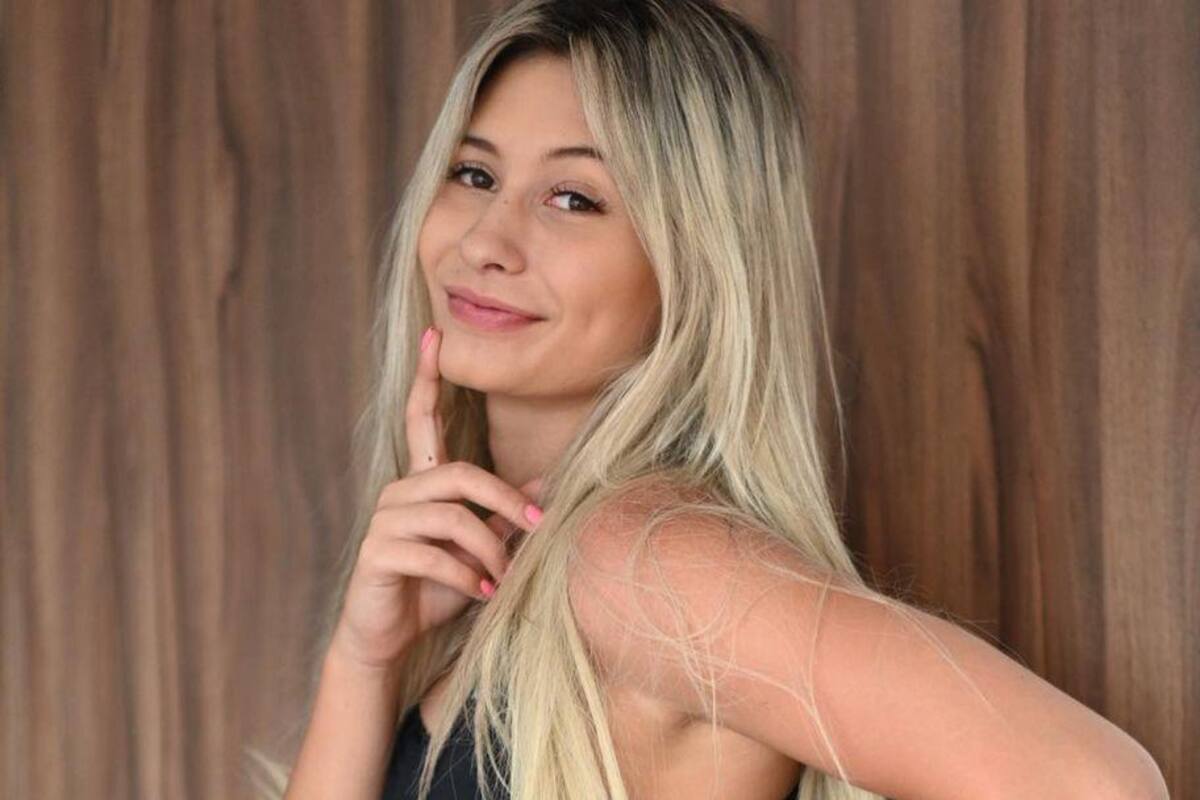 Issa Vegas deja sin aliento a internautas con diminuto bañador