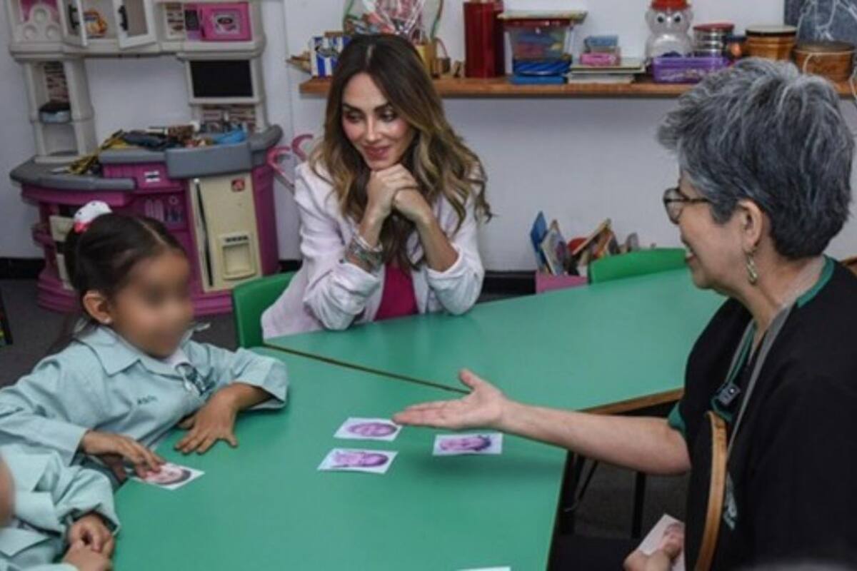 Anahí donó ocho becas al Instituto Mexicano de la Audición y Lenguaje a familias para familias de bajos recursos