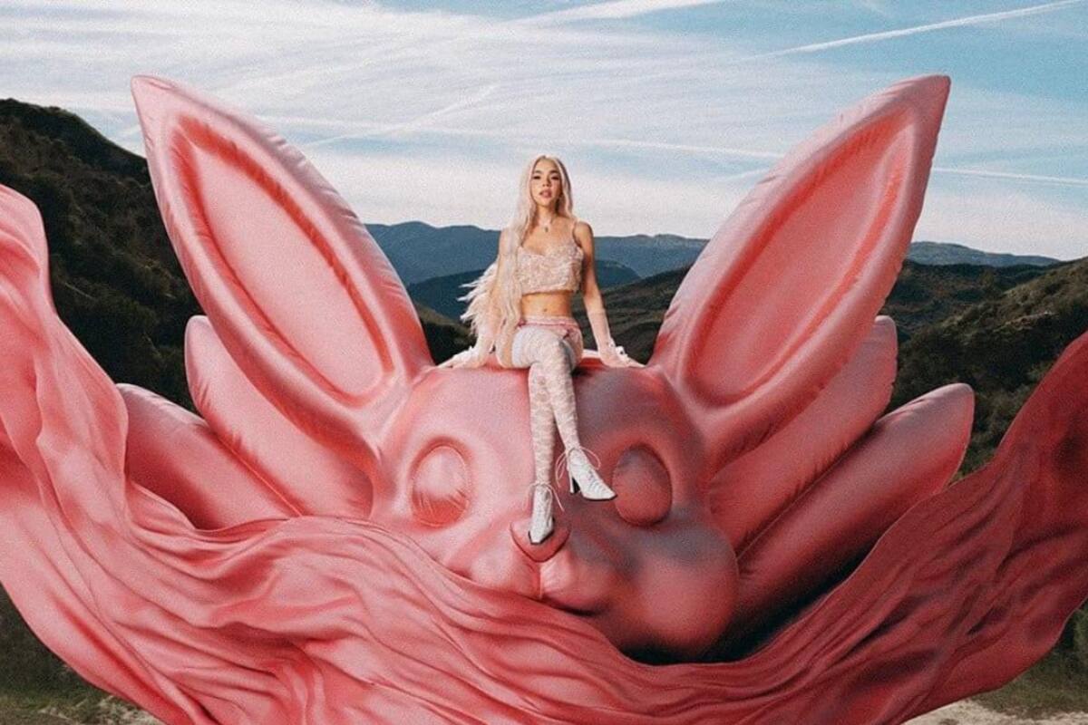 Kenia Os anuncia el lanzamiento de su nuevo álbum: “Pink Aura”