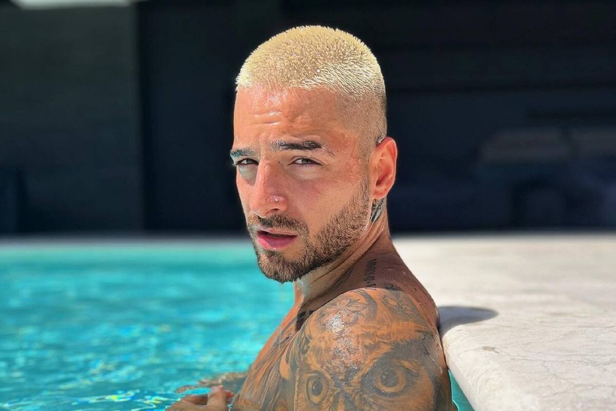 ¡Qué calor! Maluma "encendió" las redes con un sensual baile sin camisa