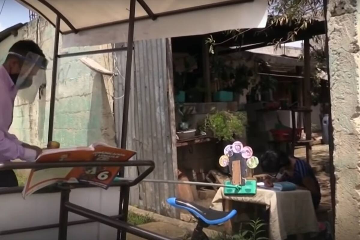 Maestro construye el “salón-ciclo”, una escuela móvil para zonas rurales