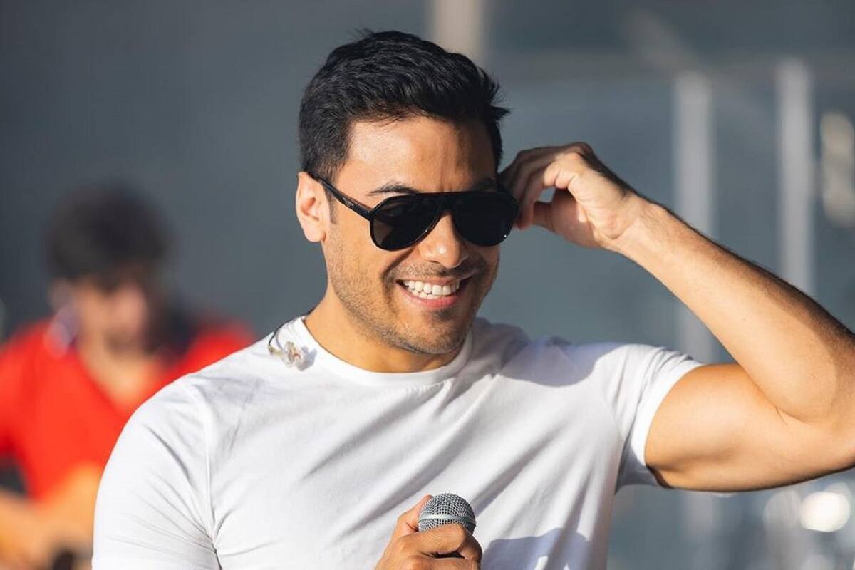 Carlos Rivera alborota al mostrar su lavadero en la playa