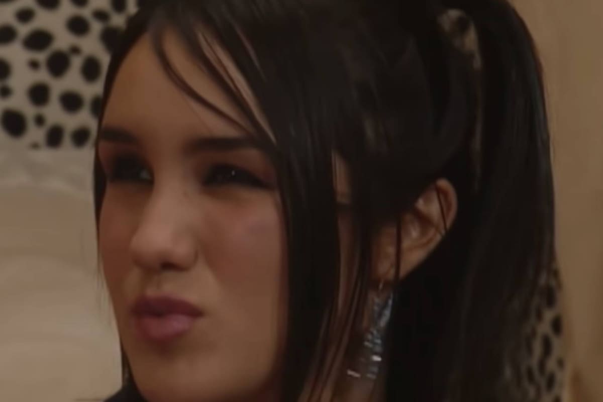 Dulce María regaña a la cuenta oficial de 'RBD' en Twitter por ignorar su presentación como 'Roberta'