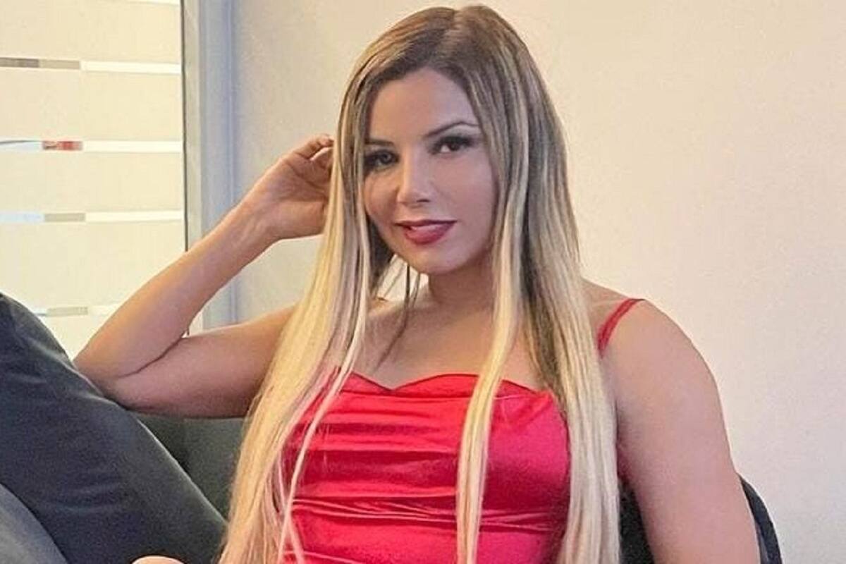 Aleida Núñez presume su increíble figura con sensacional traje de baño