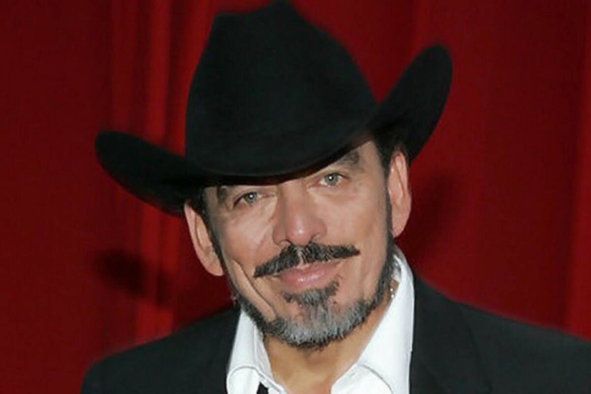 Cantante asegura que Joan Sebastian la tocó indebidamente cuando era menor de edad