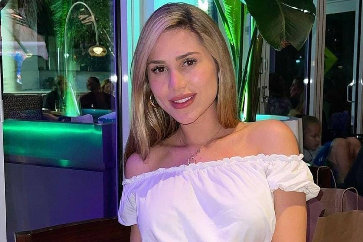 Fernanda Gómez, esposa del “Canelo”, modela su espectacular figura en bikini