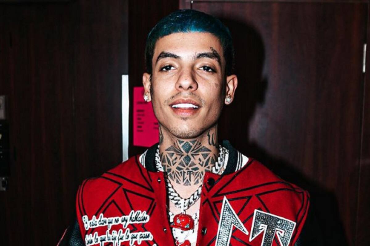 ¿Natanael Cano se vuelve viral por dejar los corridos tumbados y tocar canciones de piano en bodas?