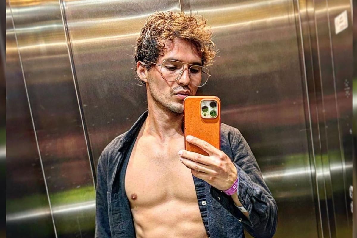 Memo Aponte enciende a sus fanáticos al quitarse la ropa en redes