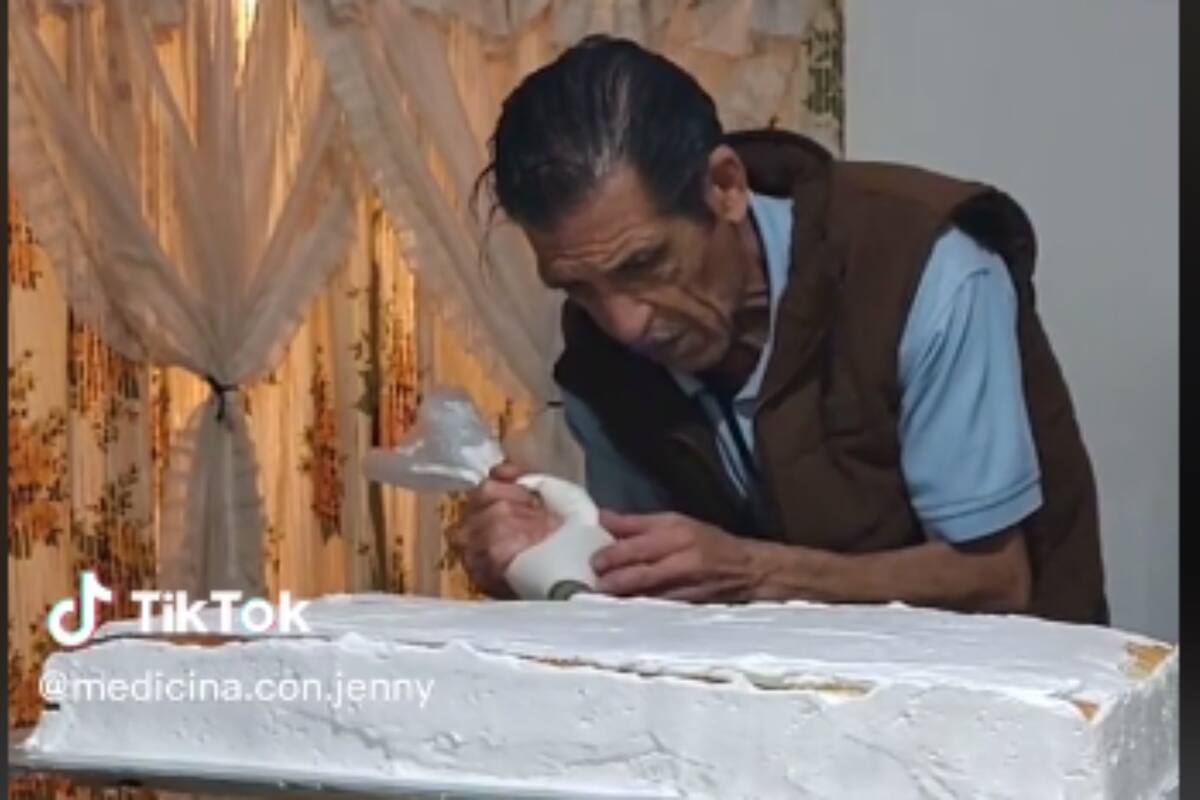 TikTok: Abuelito repostero se vuelve viral por hacer pastel de forma tradicional
