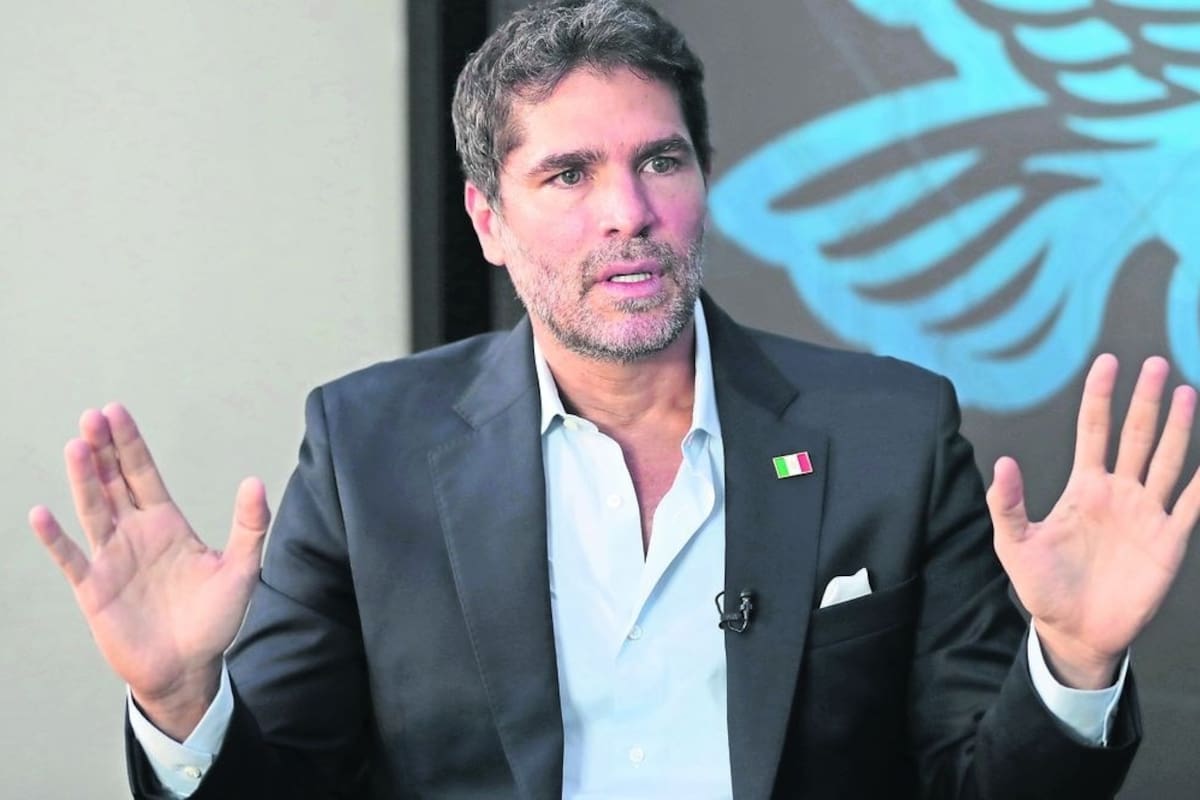 Eduardo Verástegui critica el show de medio tiempo con Bad Bunny y exhorta a los fanáticos a orar