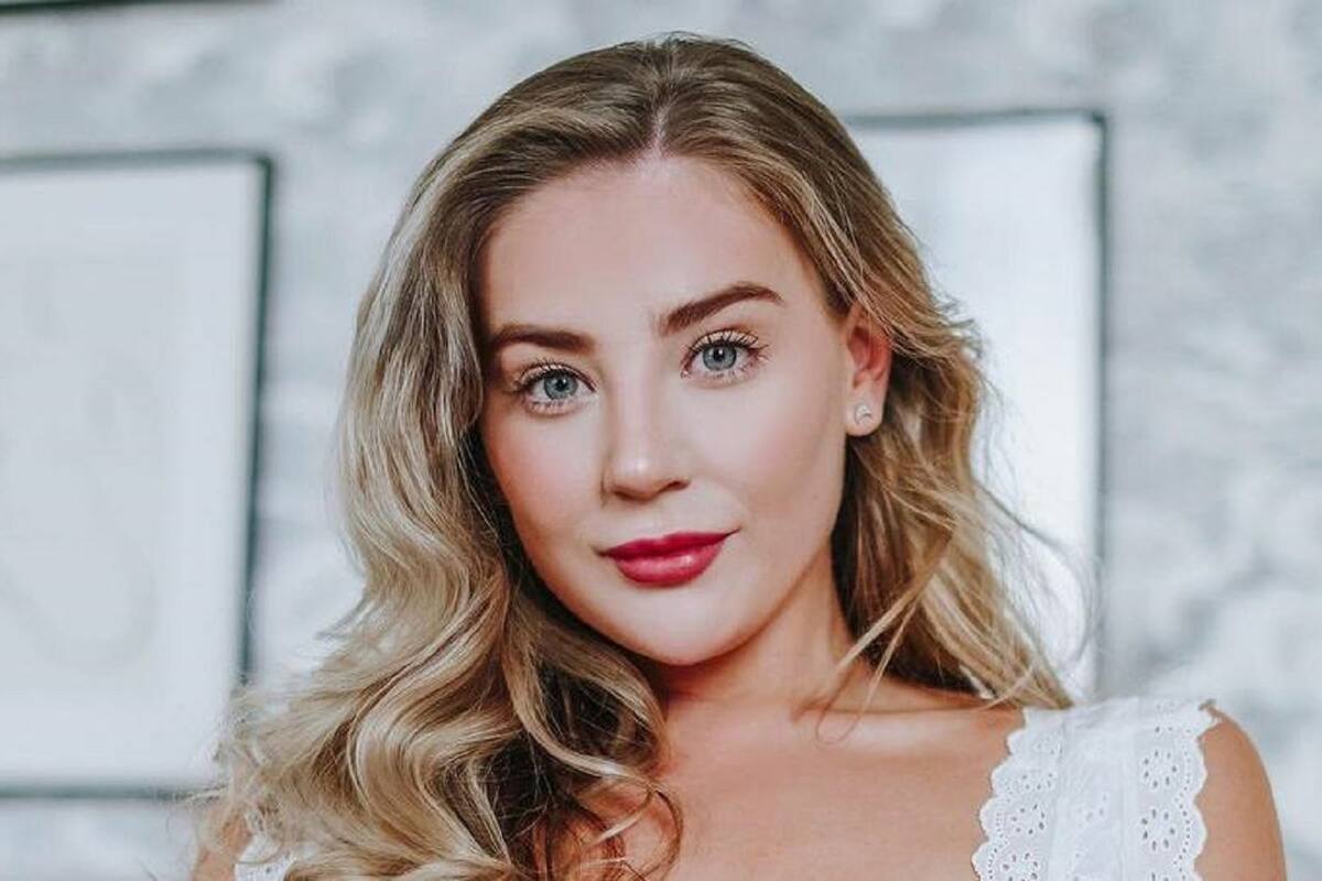 Bethany Lily April causa furor en Instagram al subir fotos en su pequeño bikini