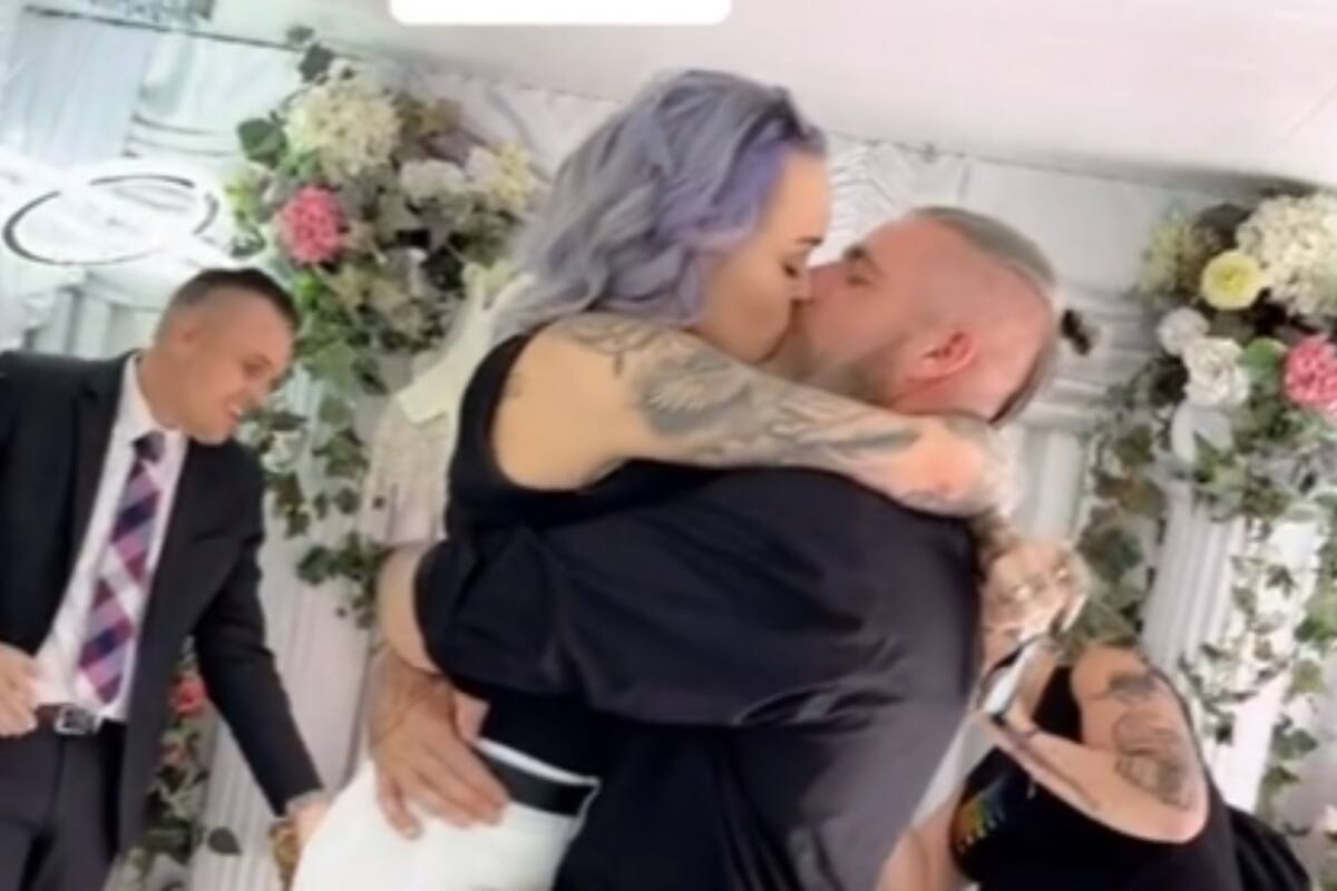 TikTok: Mujer es fuertemente criticada en redes por contraer matrimonio con su padrastro