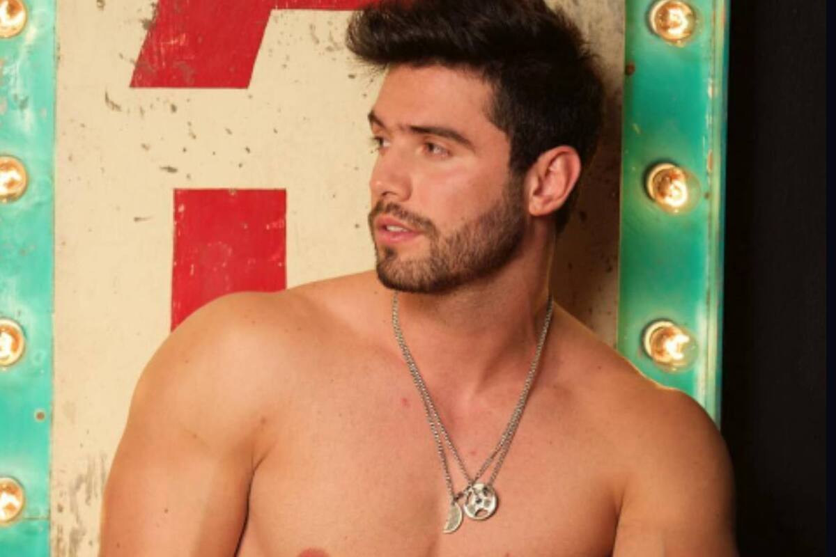 Fernando Lozada enciende Instagram con fotografía en poca ropa