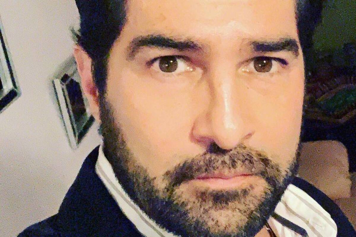 Arturo Carmona incursiona en la política; se registra como candidato a diputado en Nuevo León