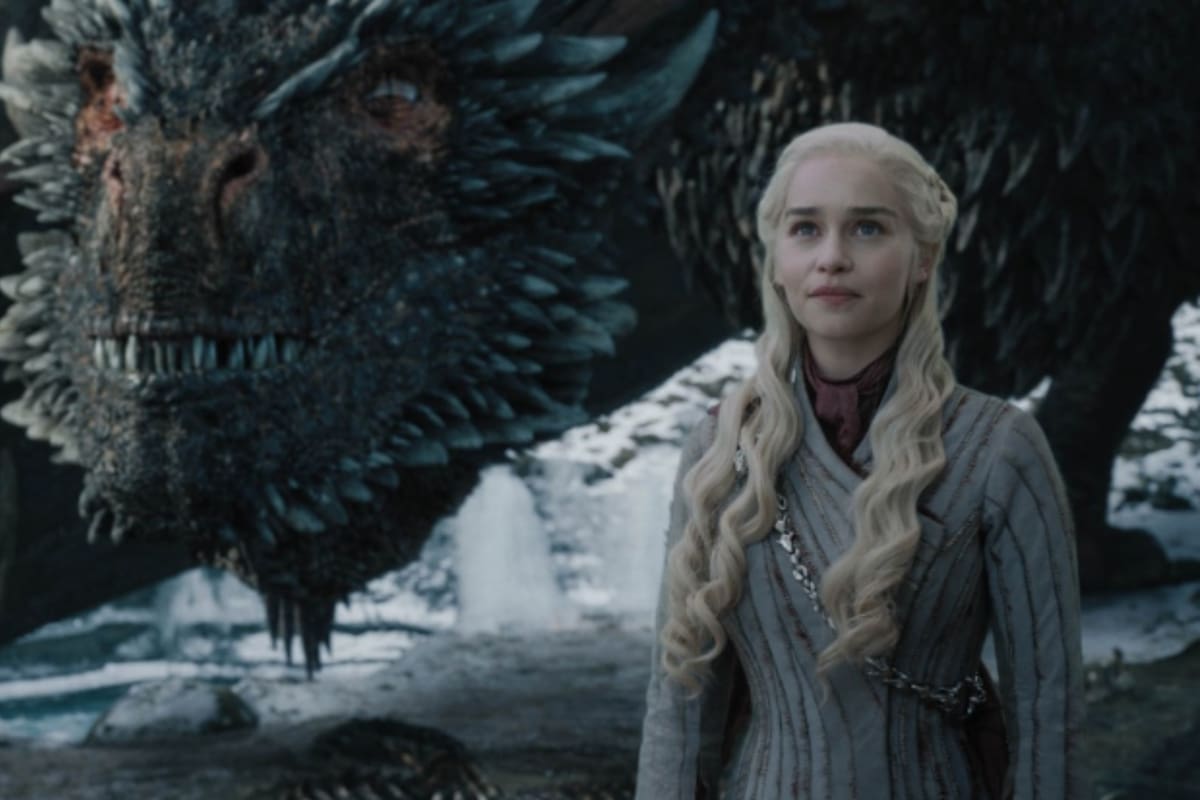 Emilia Clarke revela que lloraba en sus escenas sexuales en “Game Of Thrones”