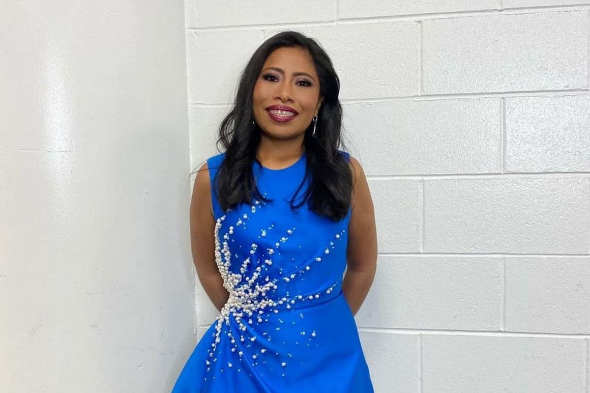 Yalitza Aparicio muestra que ya perdió la práctica y no sabe hacer tortillas