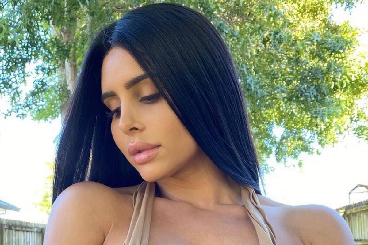 Lily Adrianne deja con la boca abierta a sus fans al modelar su ropa interior de cuero