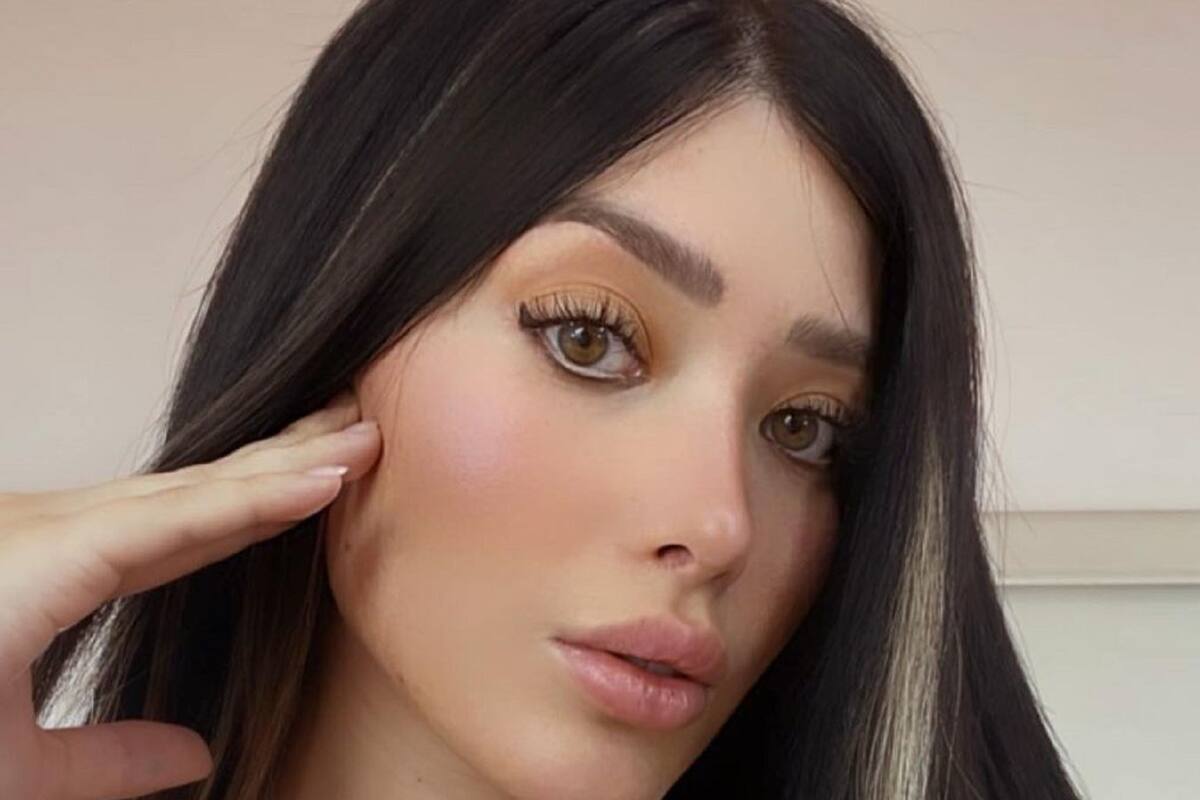 Brenda Zambrano presume cuerpazo con body y botas